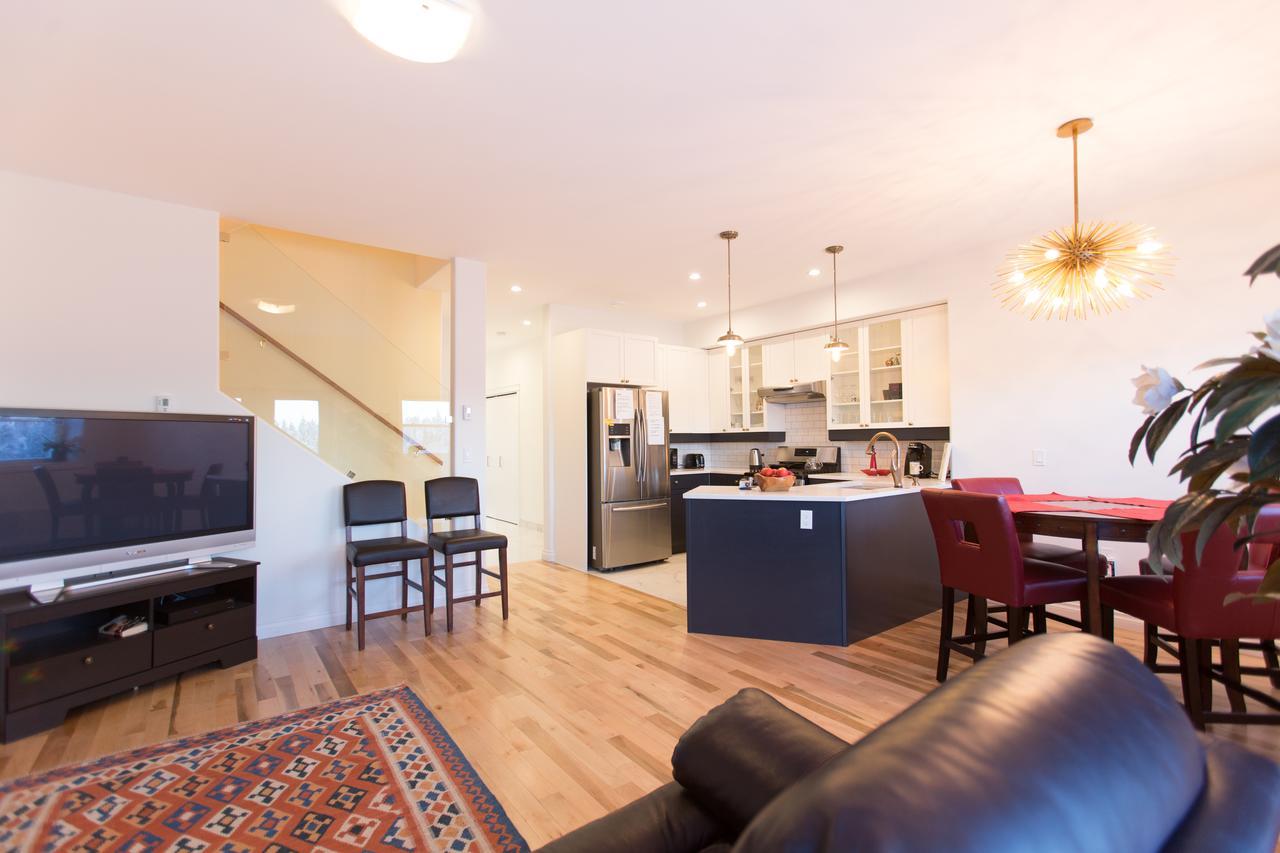 Aurora Deluxe Guest House Yellowknife Esterno foto