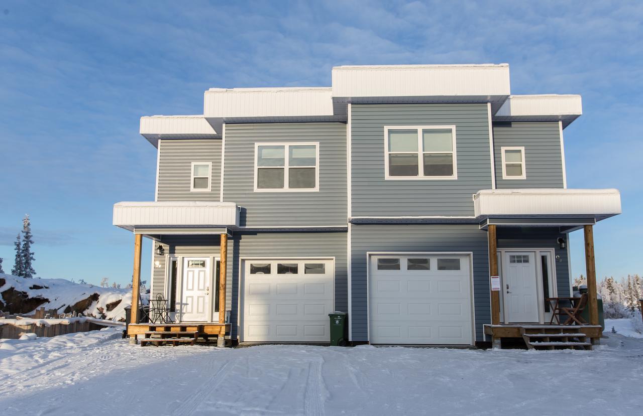 Aurora Deluxe Guest House Yellowknife Esterno foto