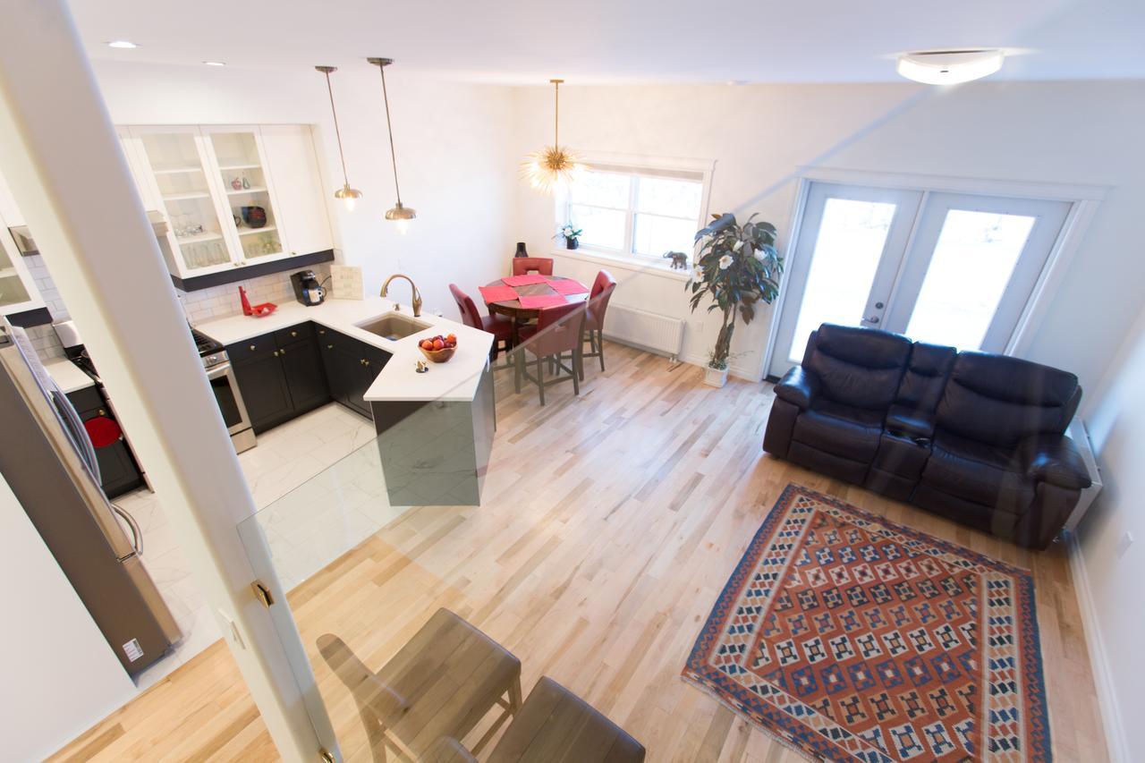 Aurora Deluxe Guest House Yellowknife Esterno foto