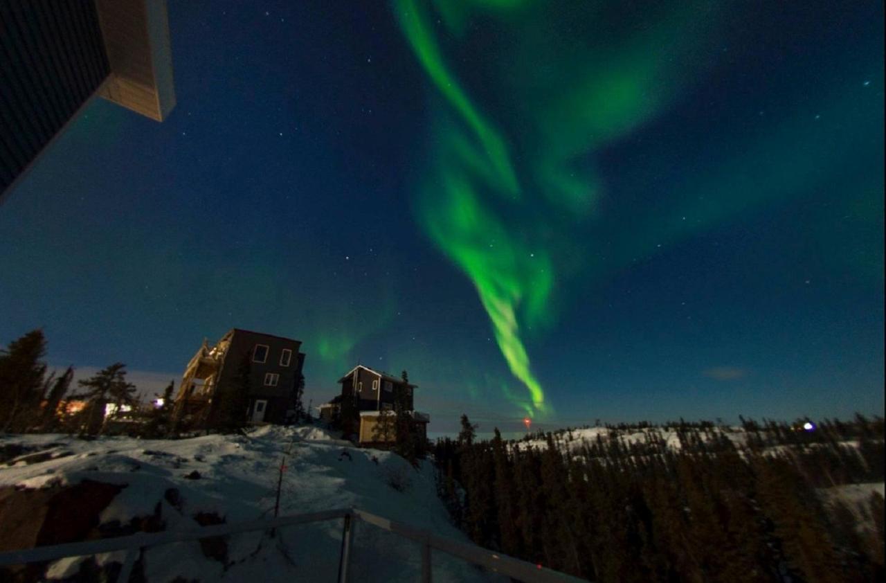 Aurora Deluxe Guest House Yellowknife Esterno foto