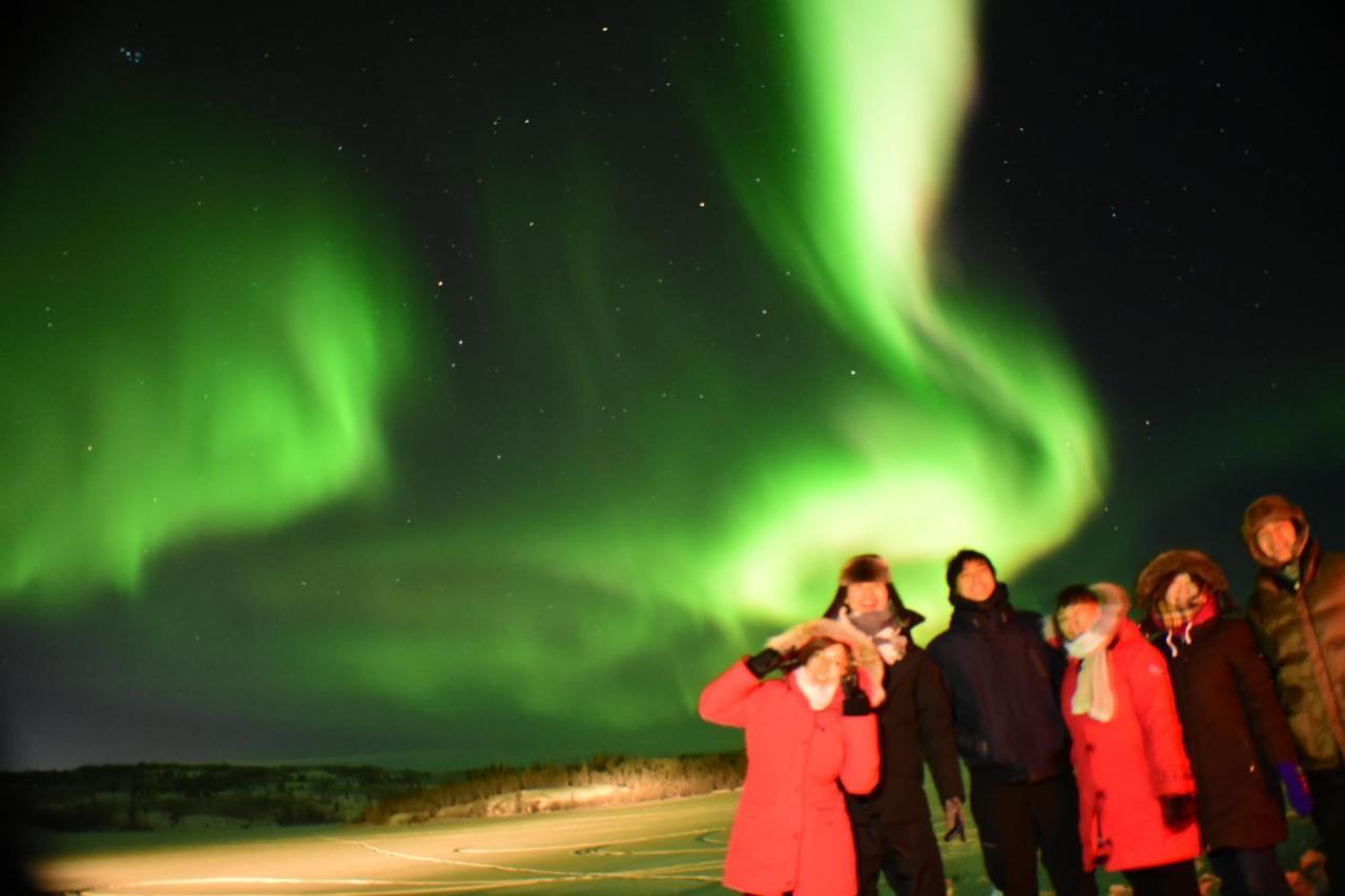 Aurora Deluxe Guest House Yellowknife Esterno foto